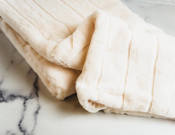 Luxe Faux Fur Throw Blanket Supply - Image 3