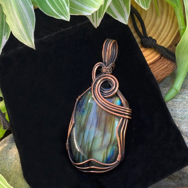 Magical Labradorite Copper Wire Pendant Necklace Online - Image 5